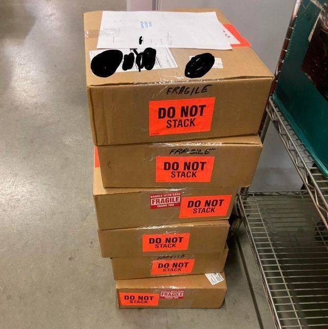 do not stack boxes stacked