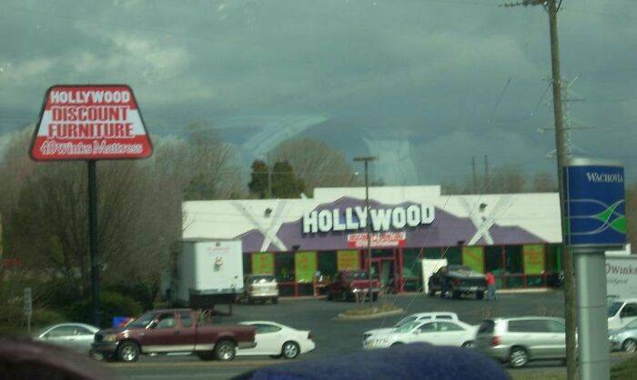hollywood-furniture-store