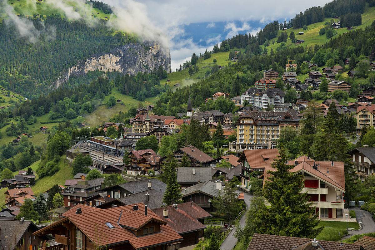 1280px-1_wengen_2012
