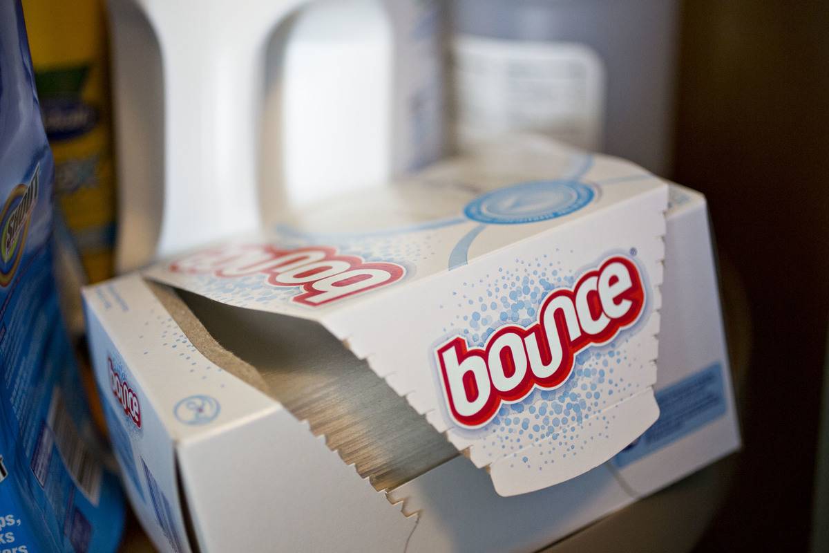 A container of Bounce dryer sheets is open.