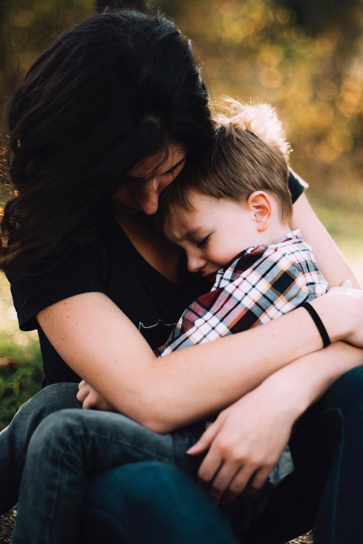 kid and mom