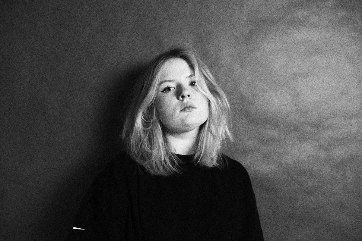 woman black and white photo