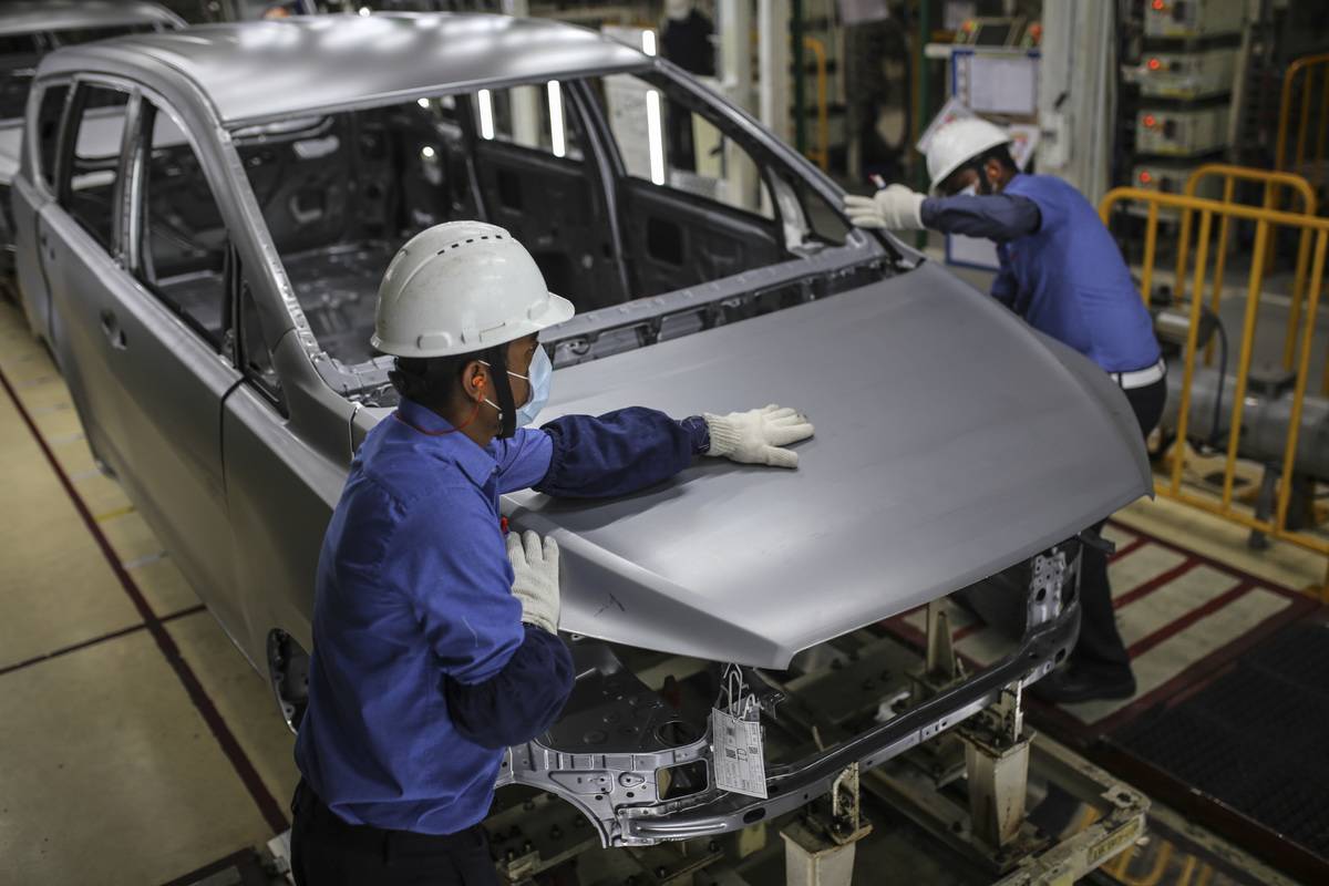 Manufacturing at a Toyota Kirloskar Motor's Factory as Automaker Halts India Expansion Due to Taxes