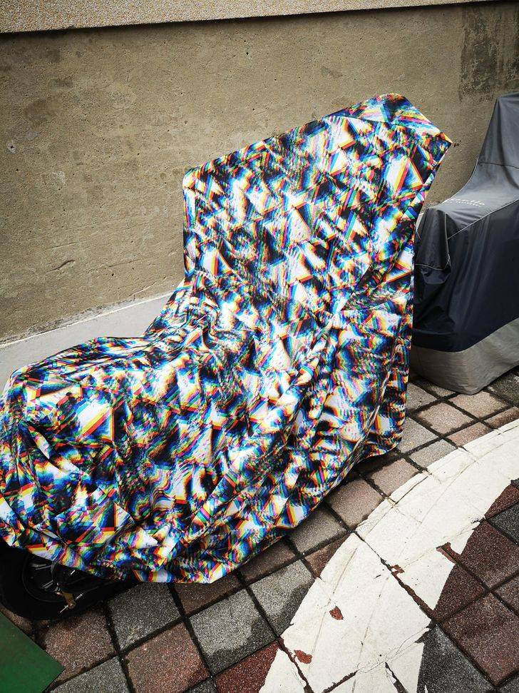 bike cover tricks the eyes