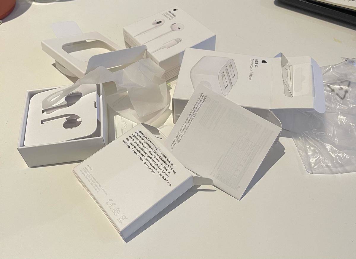Packaging for Airpods from Apple