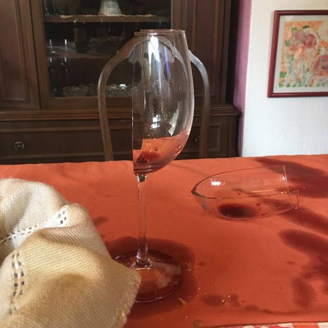 glass breaks in half