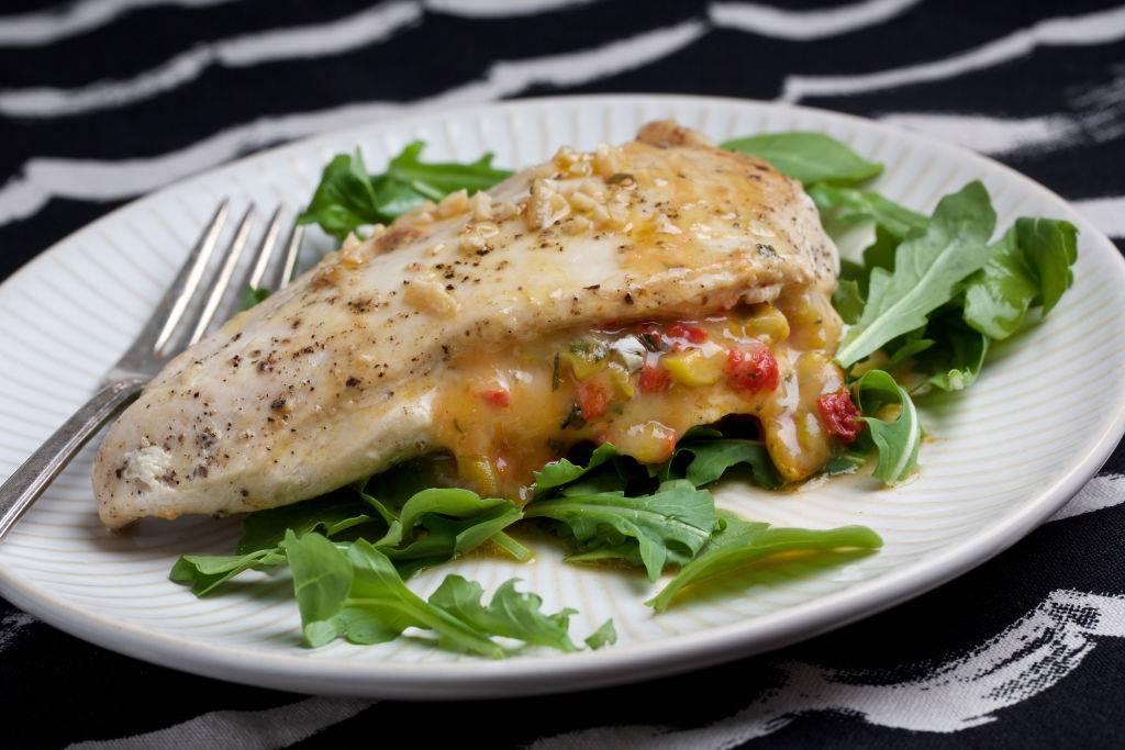 chicken breast with roasted red peppers and lettuce