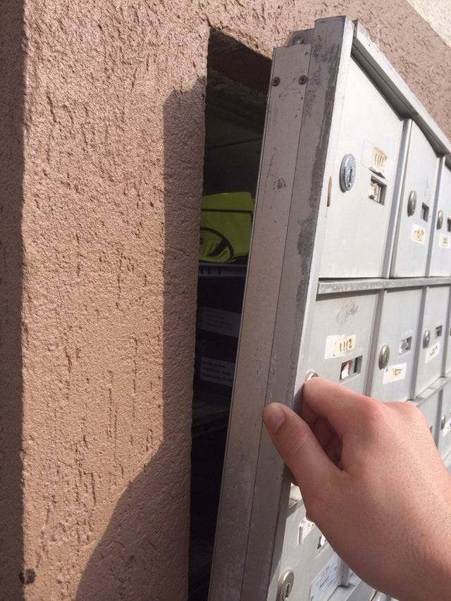 mailbox broken at apartments