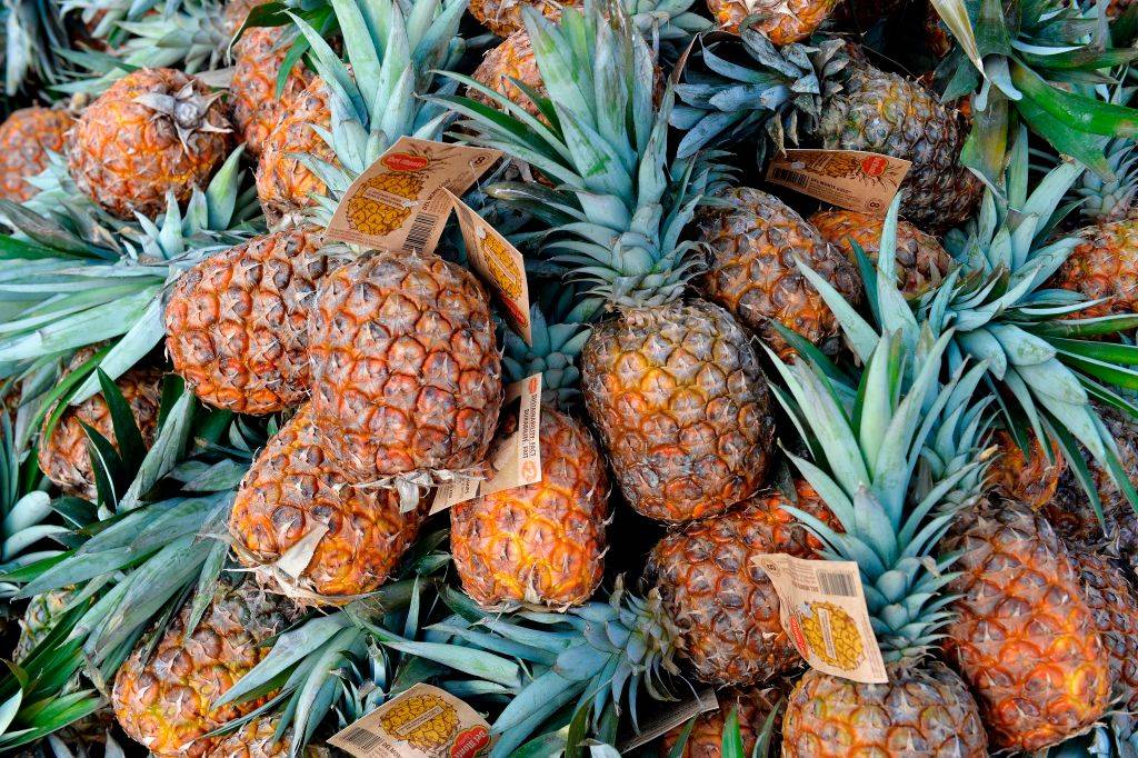 pineapples piled on top of each other