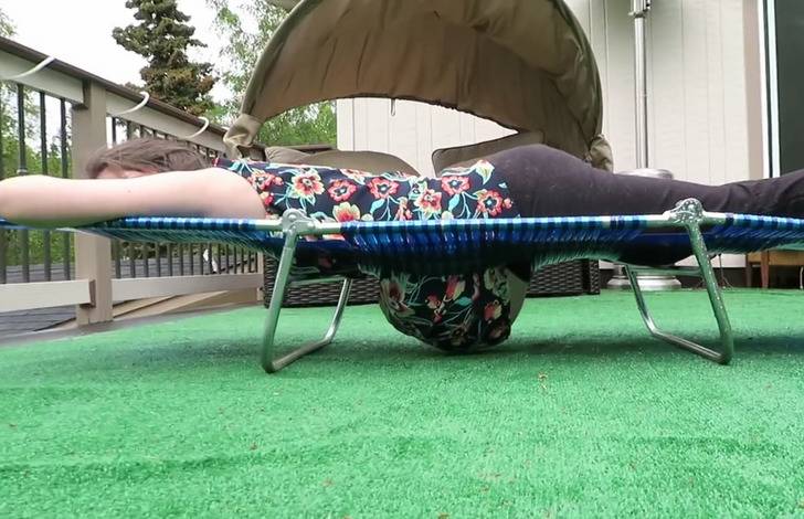 pregnant woman hack for relaxing
