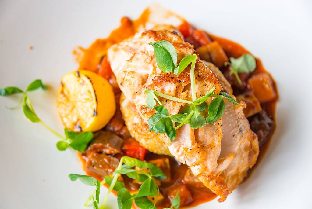 grilled salmon with lemon