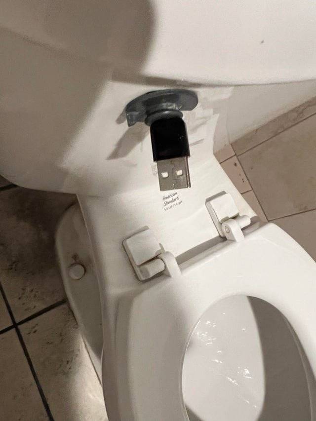 toilet knob is a USB port