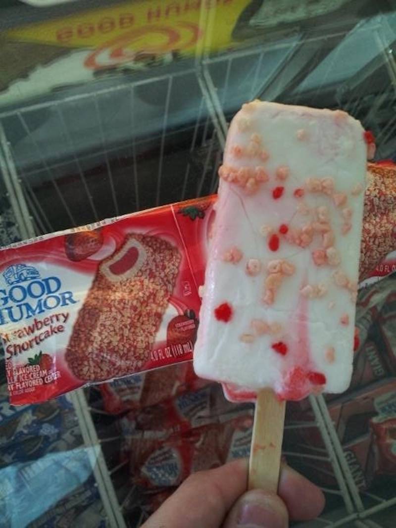 Strawberry short cake ice cream with no toppings