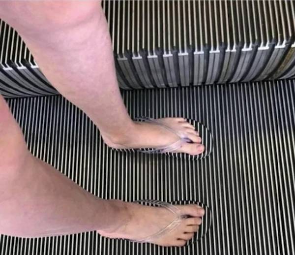 Flip-flops that blend into the escalator