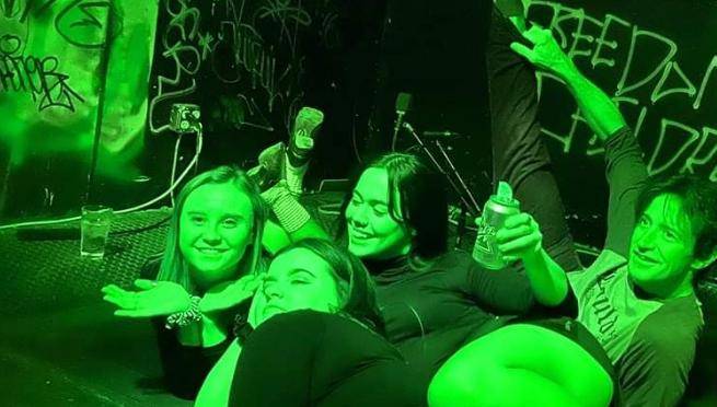 knee fold looks weird