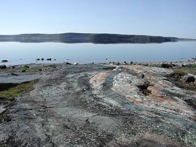 640px-Nuvvuagittuq_belt_rocks