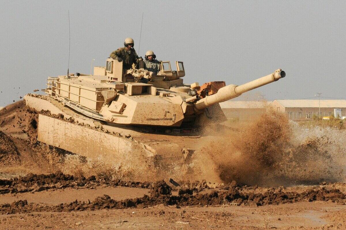 M1_Abrams_training_in_Iraq