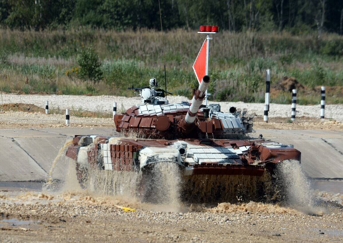 RUSSIA-TANK-BIATHLON