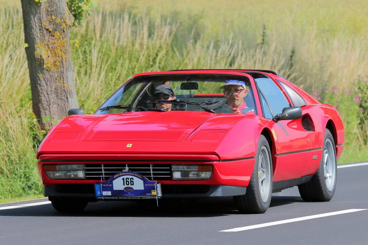 Ferrari 328 1980 - gesehen bei ADAC Oldtimer Rundfahrt Niedersachsen Classic in Bad Pyrmont