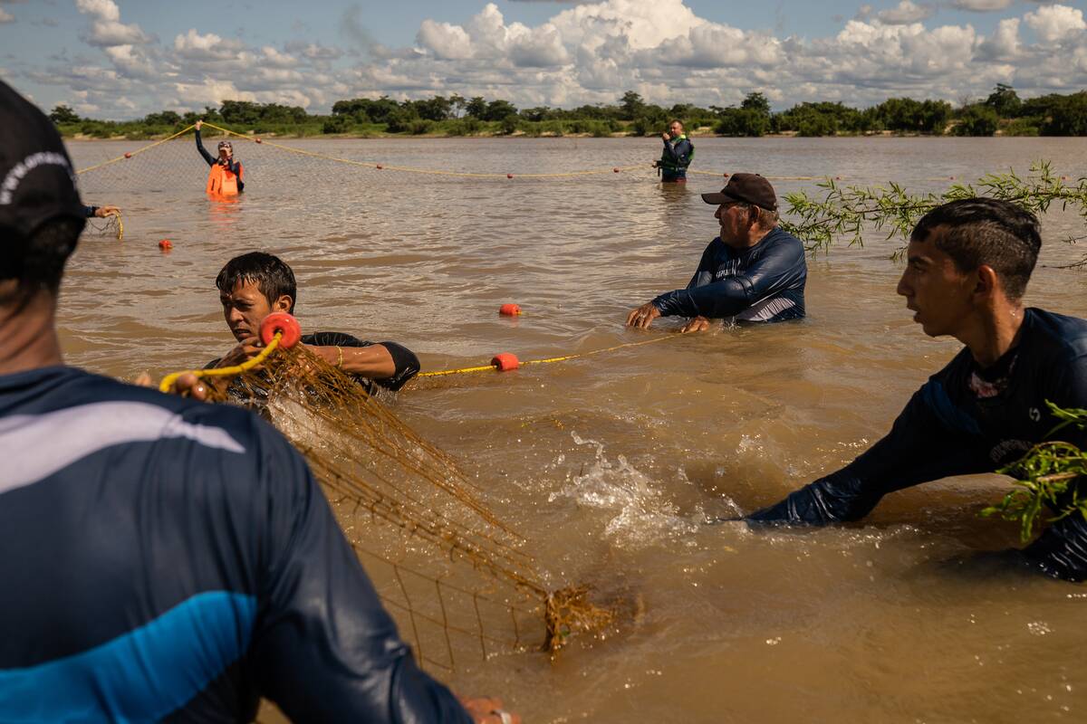 PUERTO CARREÑO, COLOMBIA - NOVEMBER 22: Orinoco river fishermen