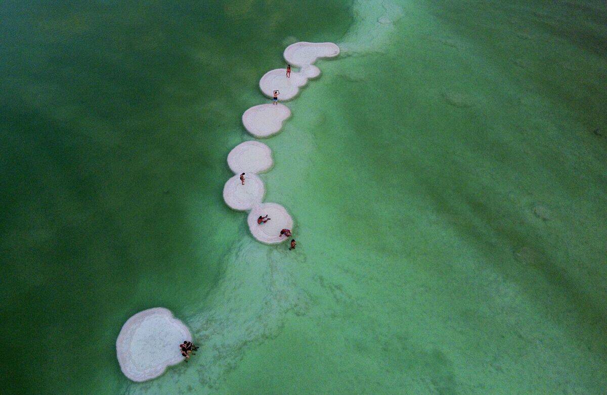 TOPSHOT-ISRAEL-HEALTH-VIRUS-TOURISM