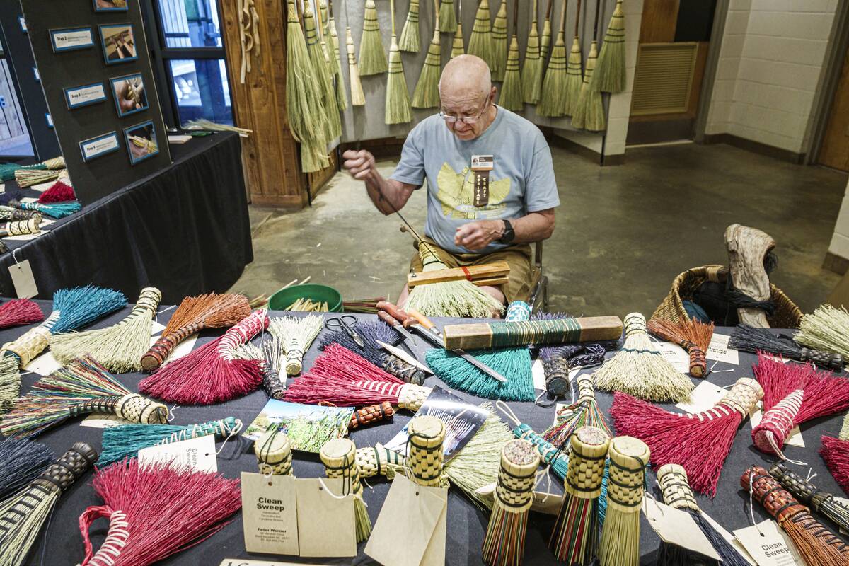 Asheville, North Carolina, Blue Ridge Parkway, Folk Art Center, Southern Highland Craft Guild, Peter Werner broom maker