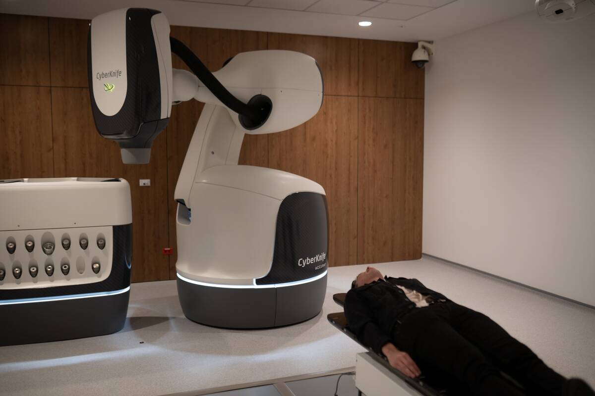 Billionaire Luis Carlos Sarmiento Inaugurates New Cancer Center