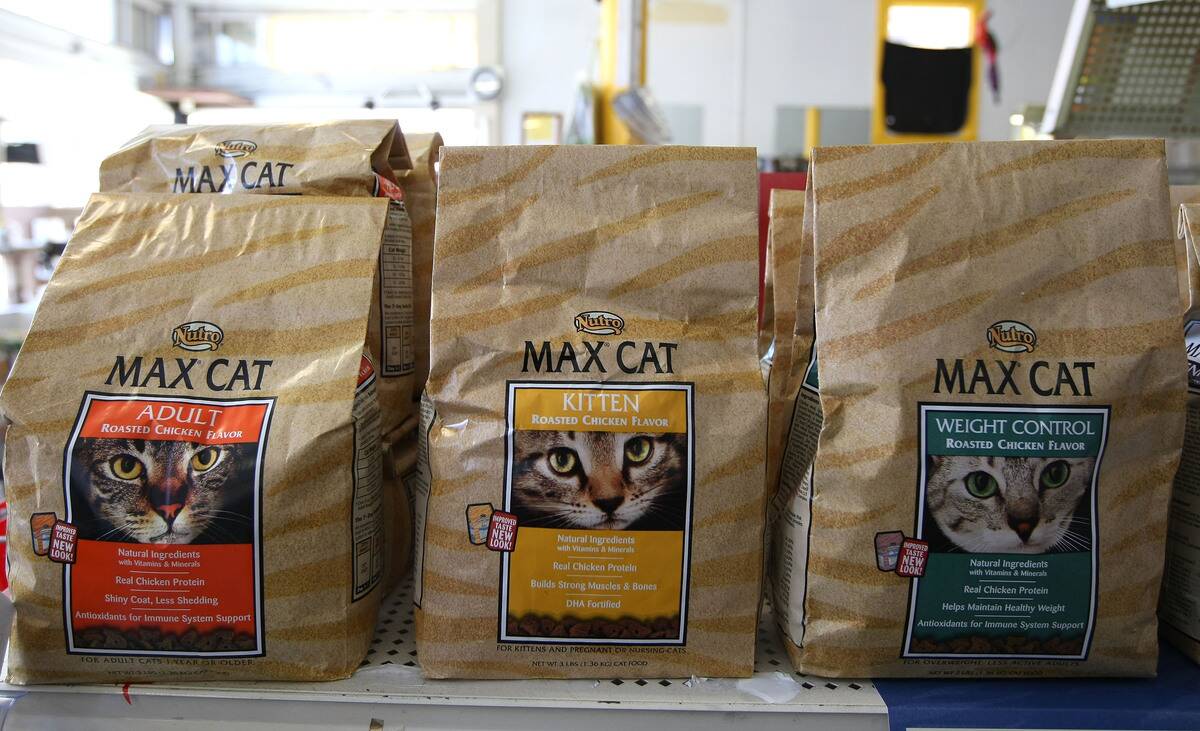Major Pet Food Manufacturer Nutro Products, Recalls Its Dried Cat Food
