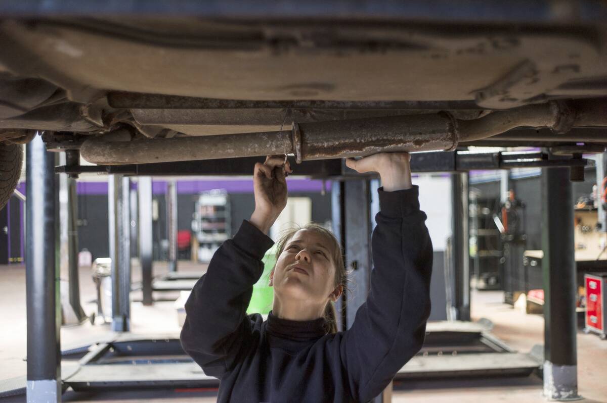 FRANCE-AUTO-BUSINESS-WOMEN-OFFBEAT