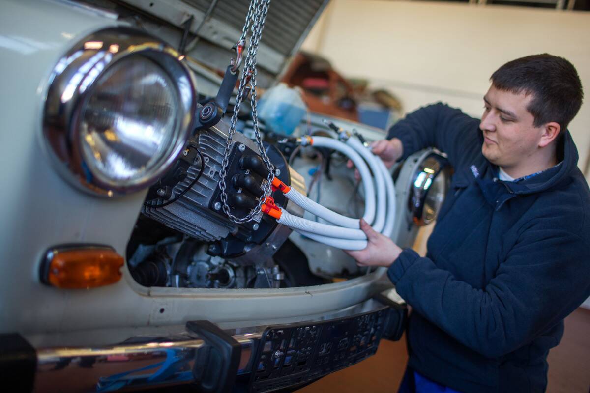 ReeVolt build an electric Trabant