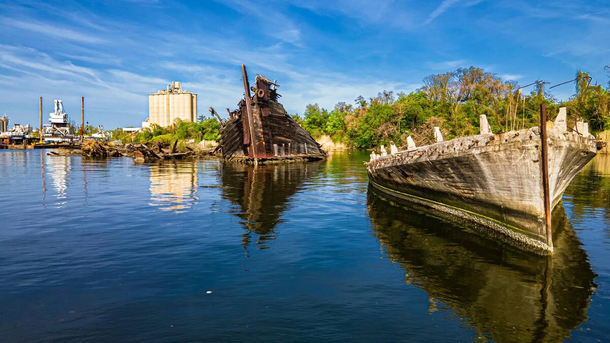 curtis-creek-ship-graveyard-v0-30dsf304orw81