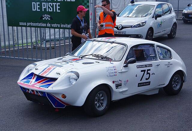 1965_Mini_Marcos_GT_(31181734393)
