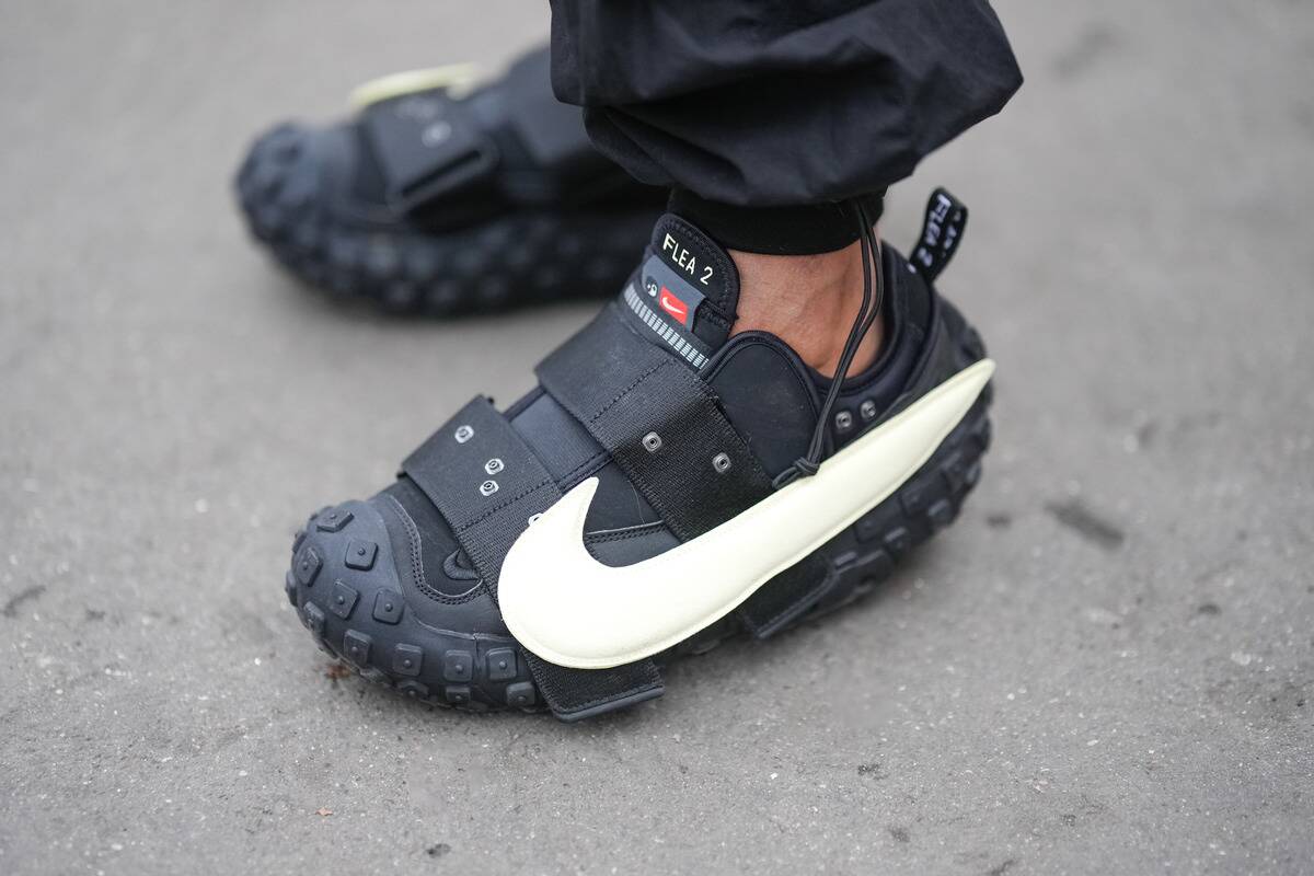 Street Style - Paris Fashion Week - Haute Couture Spring/Summer 2024 - Day Four