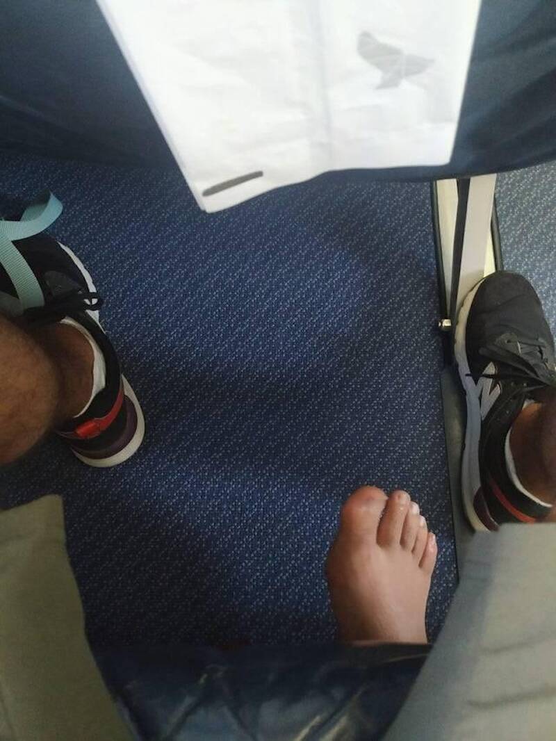 foot-underseat-80334