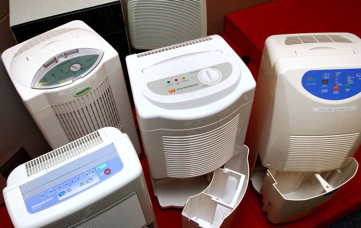 Consumer Council Briefing on the problems of dehumidifiers. K Wah Centre, North Point. 16 Mar 2005.