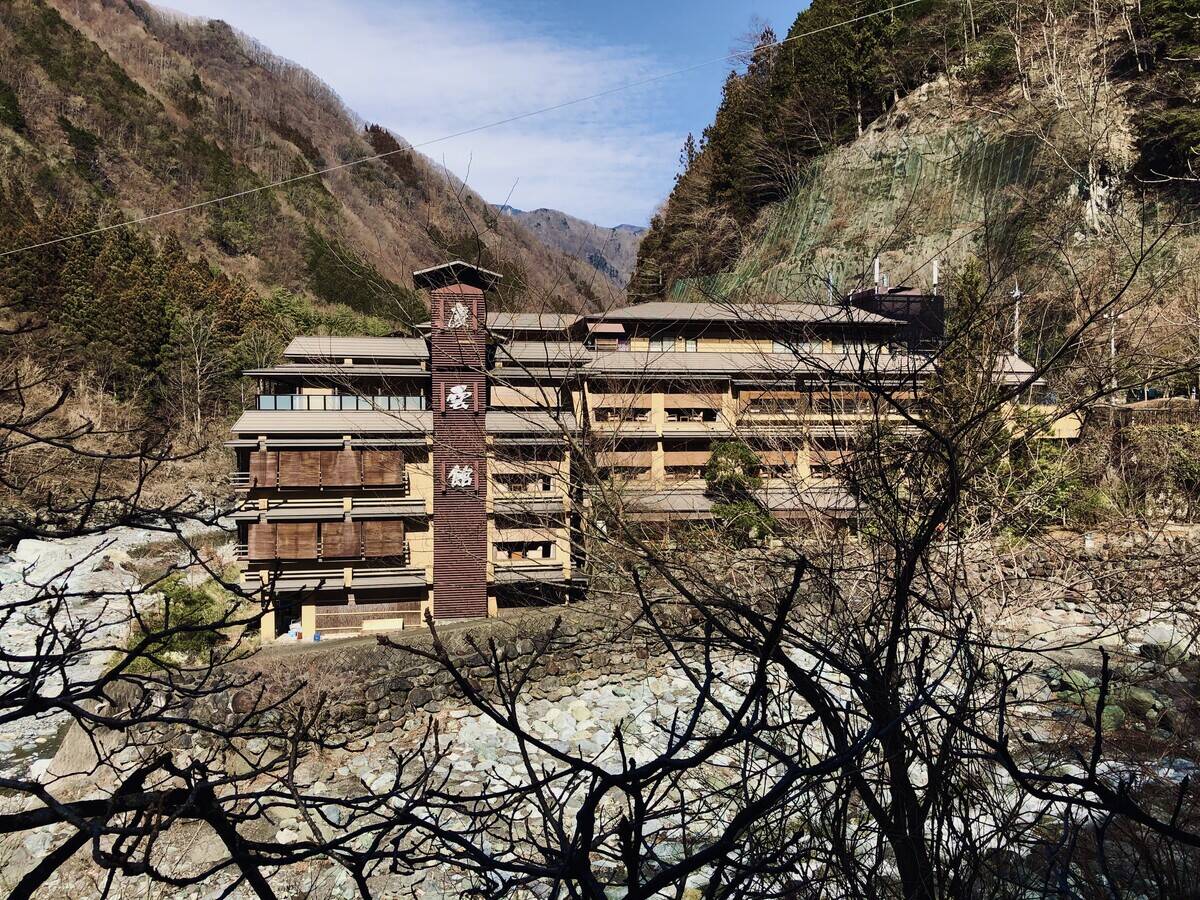 hot springs hotel