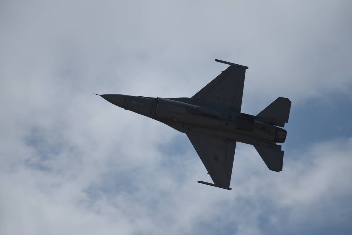 F-16 Fighting Falcon Fighter Jet
