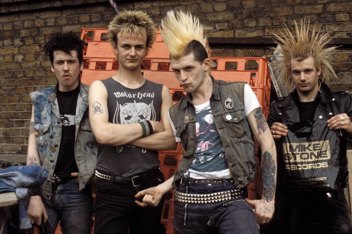 Photo of FANS and 70'S STYLE and PUNKS