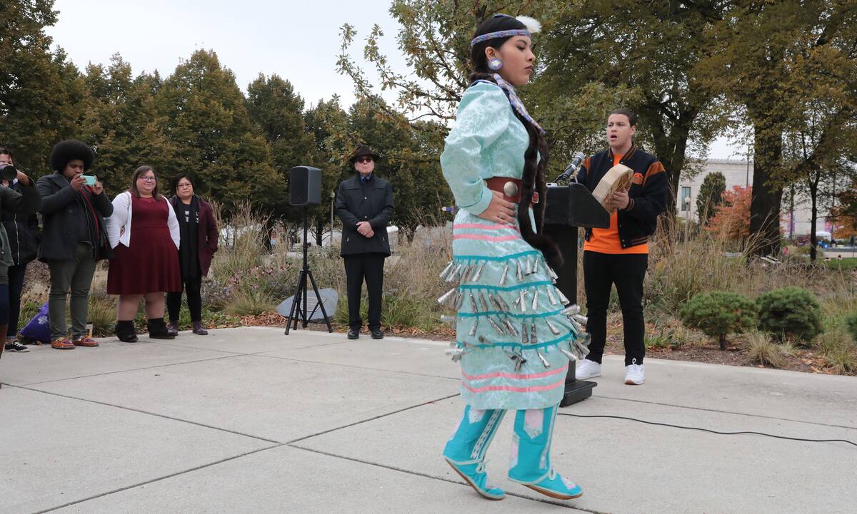 Chicago's Field Museum announces plans to revamp Native American Hall -- with Native Americans as 'partners'