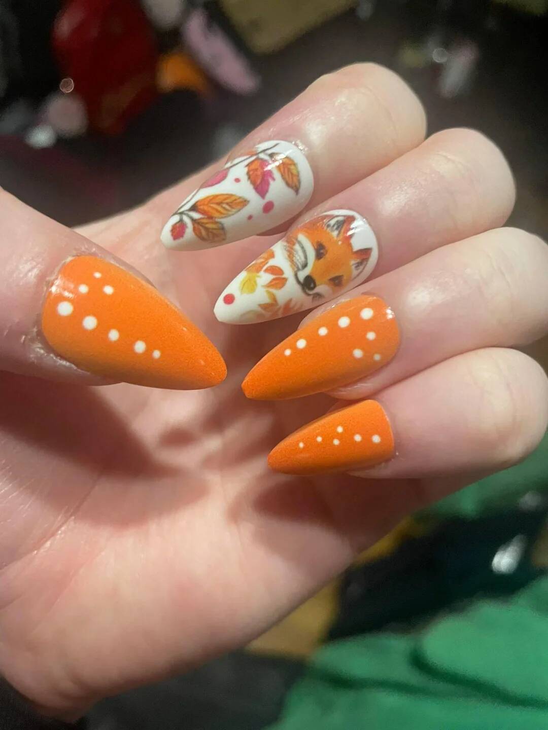 glue-on-nails-v0-huzx84shzj6g1