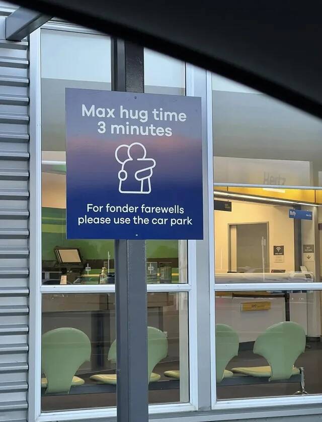 hug-time-at-the-airport-v0-1i6czxth91pe1