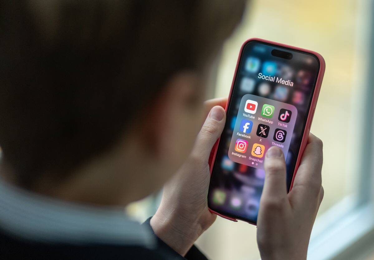 Plan To Ban Use Of Mobile Phones In Schools In England