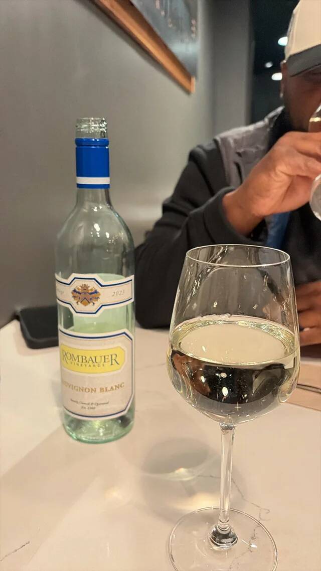 this-guy-just-told-me-hes-married-two-hours-into-our-date-v0-uftljinnlwmg1