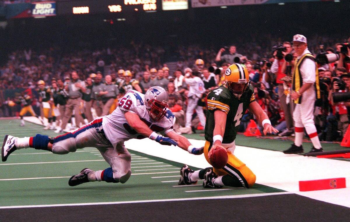 AMERICAN FOOTBALL: XXXI SUPER BOWL/GREEN BAY PAKERS