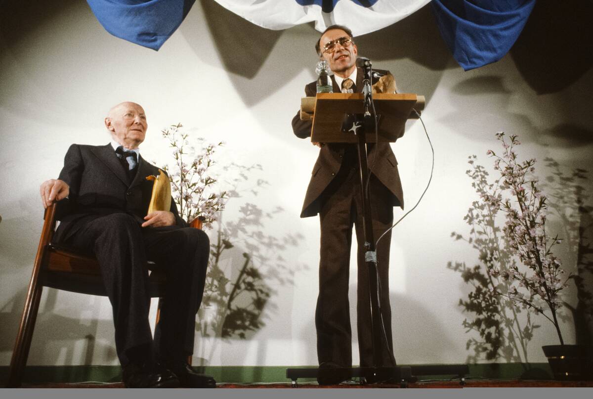 Arno Penzias Speaks At Reception