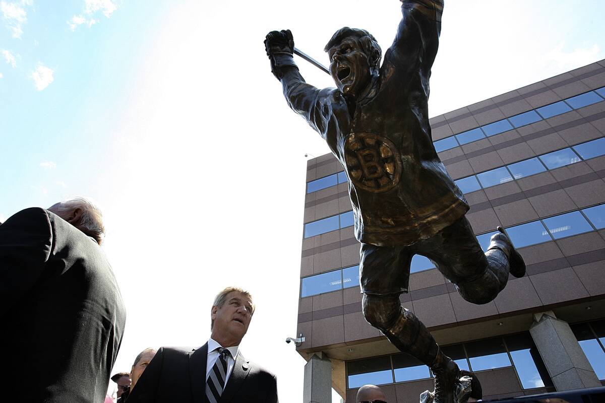 Bobby Orr Statue