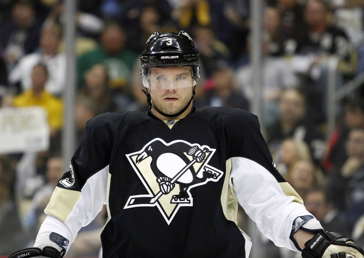 Carolina Hurricanes v Pittsburgh Penguins