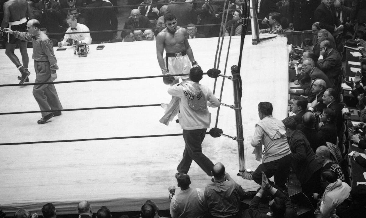 Cassius Clay vs Doug Jones