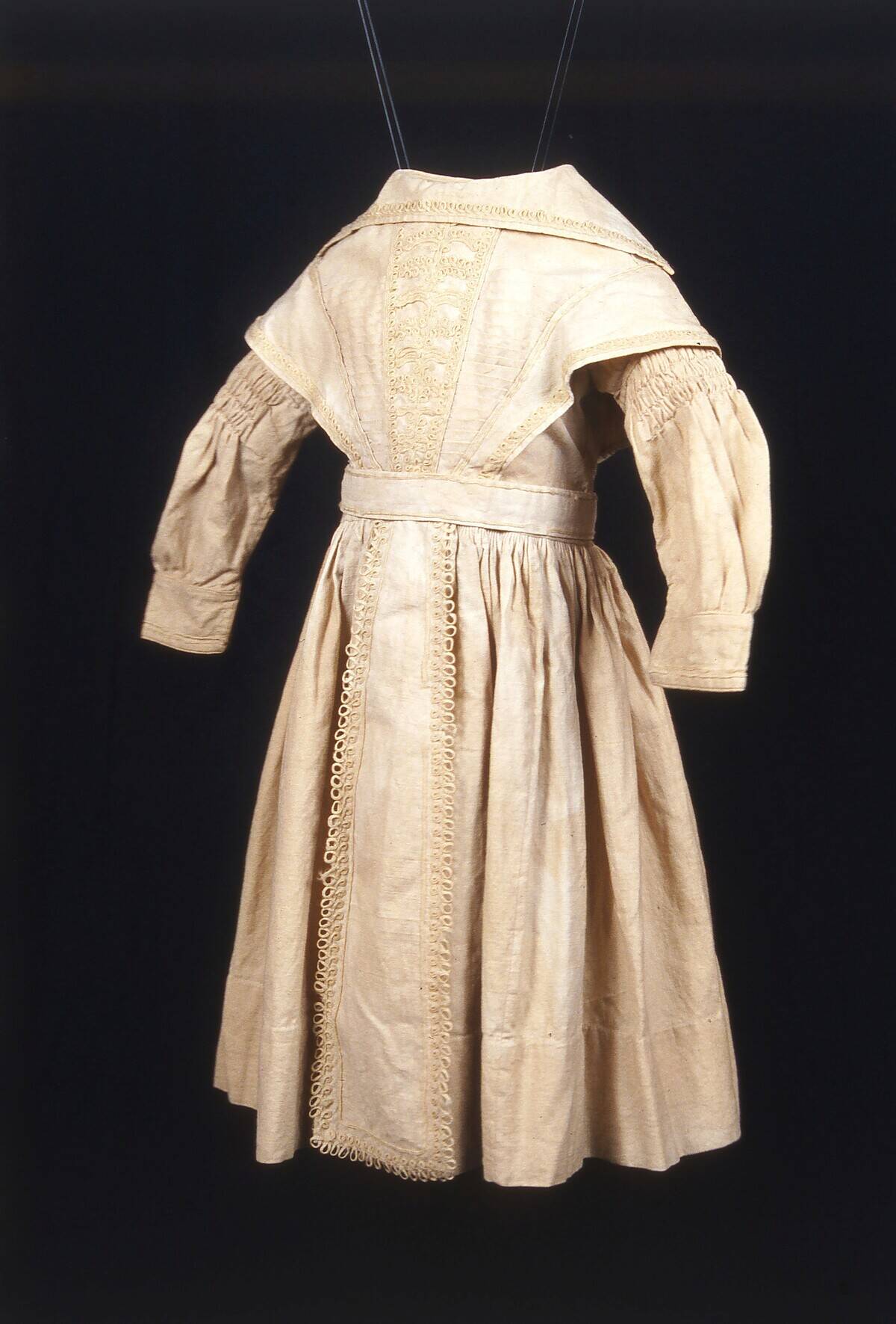 Children's dress with loose pelerine