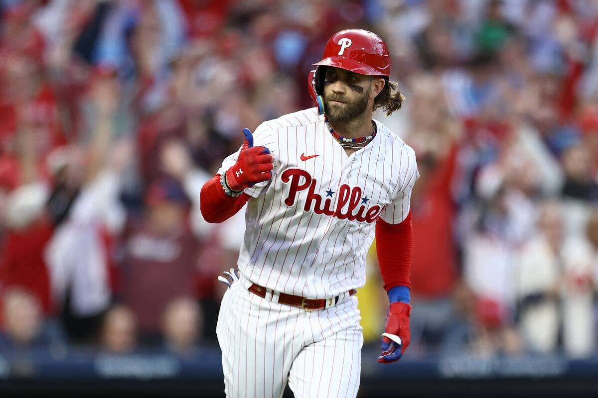 Division Series - Atlanta Braves v Philadelphia Phillies - Game Three